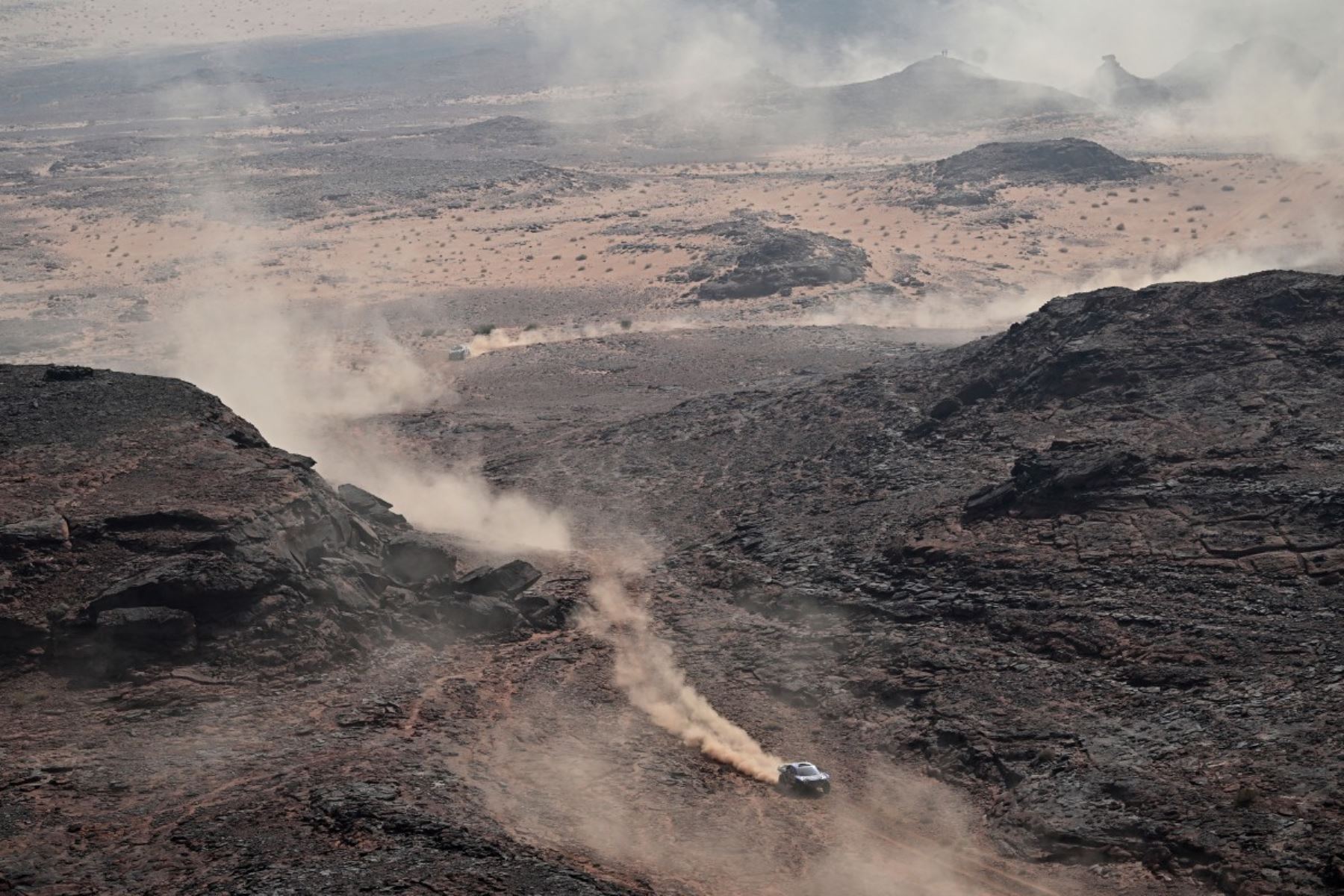 El estadounidense Ricky Brabec se mantiene entre los protagonistas del Dakar 2026, completando podios y consolidándose como uno de los principales contendientes en una edición marcada por la paridad entre las escuderías oficiales. Fotos: ANDINA/AFP