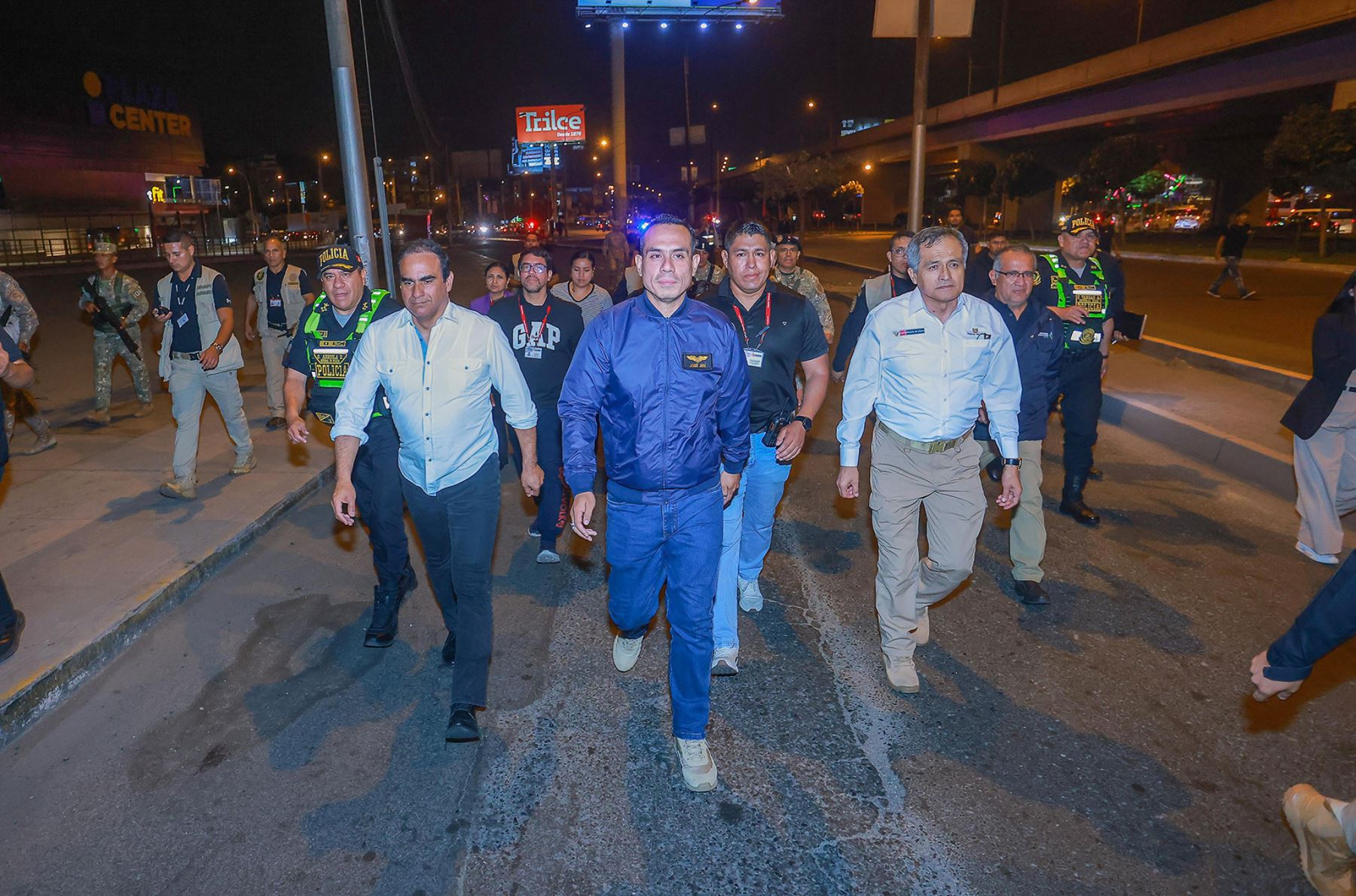El presidente José Jerí lideró operativos inopinados en diferentes puntos del distrito de San Martín de Porres, junto al comandante general de la Policía Nacional, Oscar Arriola. Foto: ANDINA/ Prensa Presidencia