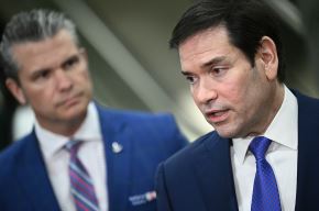 Secretario de Estado de los Estados Unidos, Marco Rubio (derecha) . Foto: AFP