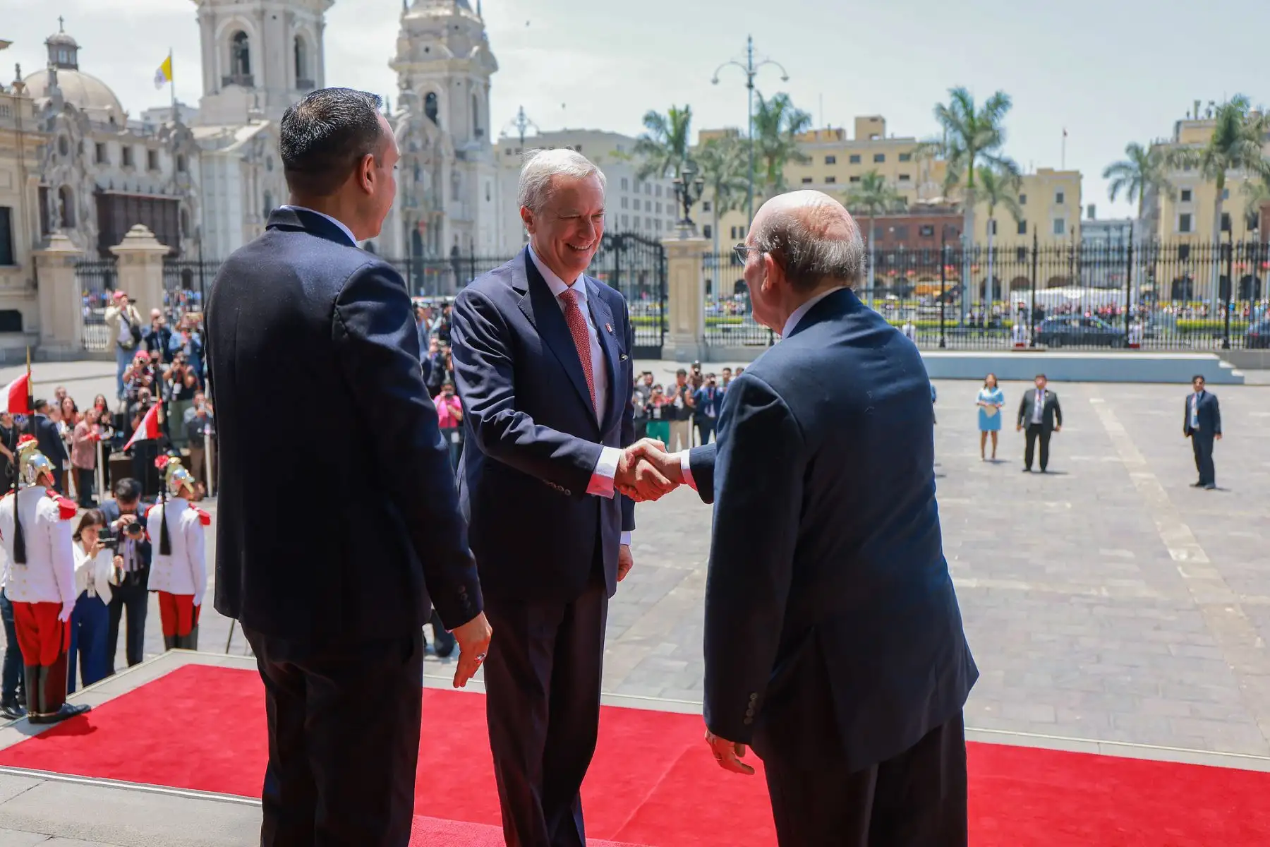 El presidente electo de Chile, José Antonio Kast, llegó a Palacio de Gobierno para sostener un encuentro con el presidente de la república, José Jerí Oré, como parte de una gira que realiza el mandatario electo chileno por países de la región.

Foto: ANDINA/Prensa Presidencia