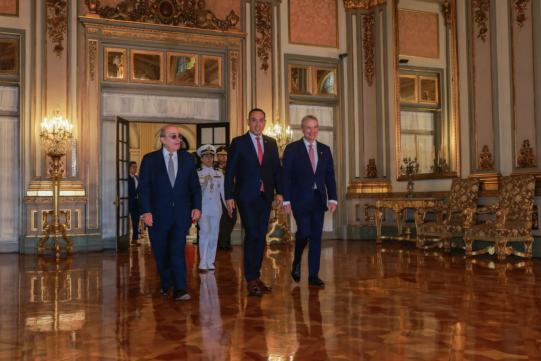 El presidente electo de Chile, José Antonio Kast, llegó a Palacio de Gobierno para sostener un encuentro con el presidente de la república, José Jerí Oré, como parte de una gira que realiza el mandatario electo chileno por países de la región.

Foto: ANDINA/Prensa Presidencia
