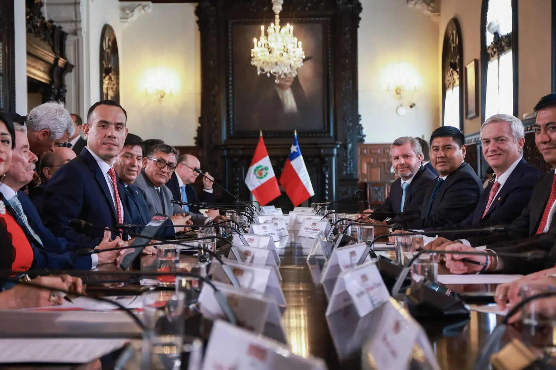 El presidente electo de Chile, José Antonio Kast, llegó a Palacio de Gobierno para sostener un encuentro con el presidente de la república, José Jerí Oré, como parte de una gira que realiza el mandatario electo chileno por países de la región. Foto: ANDINA/Prensa Presidencia