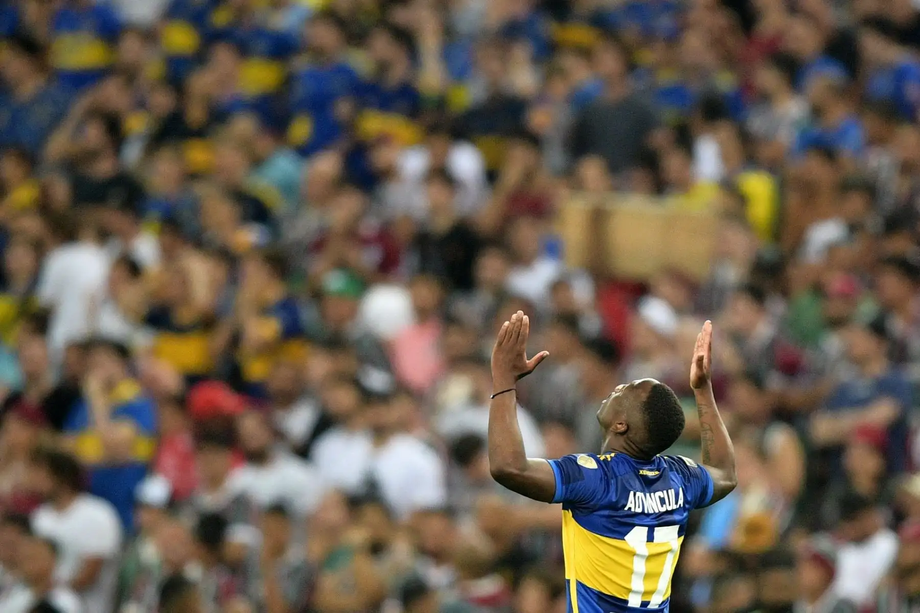 Tras cuatro años y medio en Boca Juniors, Advíncula se despide de un ciclo marcado por títulos, actuaciones memorables y una conexión especial con la afición, que siempre valoró su entrega total dentro y fuera de la cancha. Foto: AFP