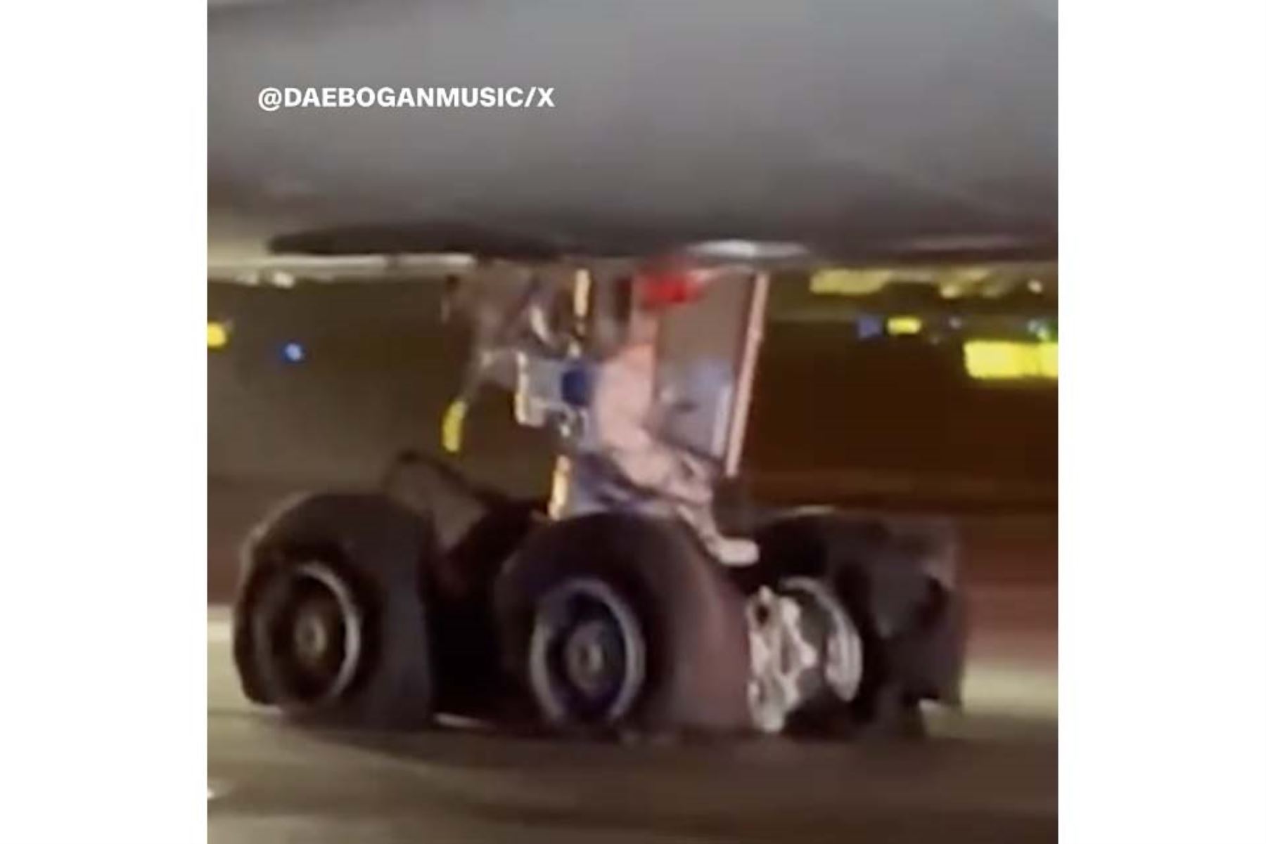 Las autoridades aeronáuticas de Estados Unidos, a través de la Federal Aviation Administration, iniciaron una investigación técnica para determinar las causas de la explosión de las llantas y verificar si existió una falla mecánica o un problema operativo. Foto: INTERNET/Medios