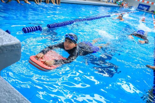 Talleres de verano, natación, fútbol, básquet. Foto: ANDINA/Municipalidad de Lima