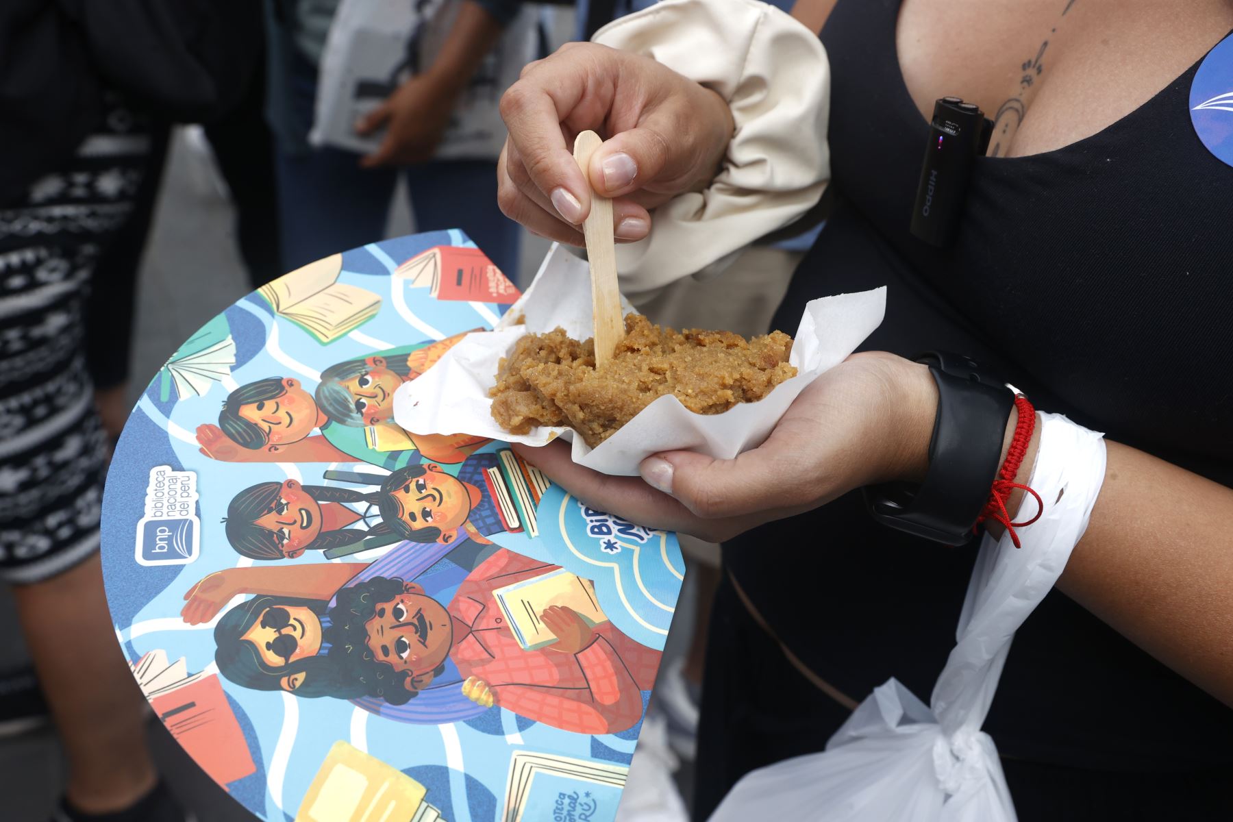 El historiador Marco Antonio Capristán estuvo a cargo de la conducción del recorrido, compartiendo datos poco conocidos, anécdotas y contextos históricos que ayudaron a comprender la transformación urbana y social de Lima desde la época virreinal hasta la actualidad.
Foto: ANDINA/Vidal Tarqui