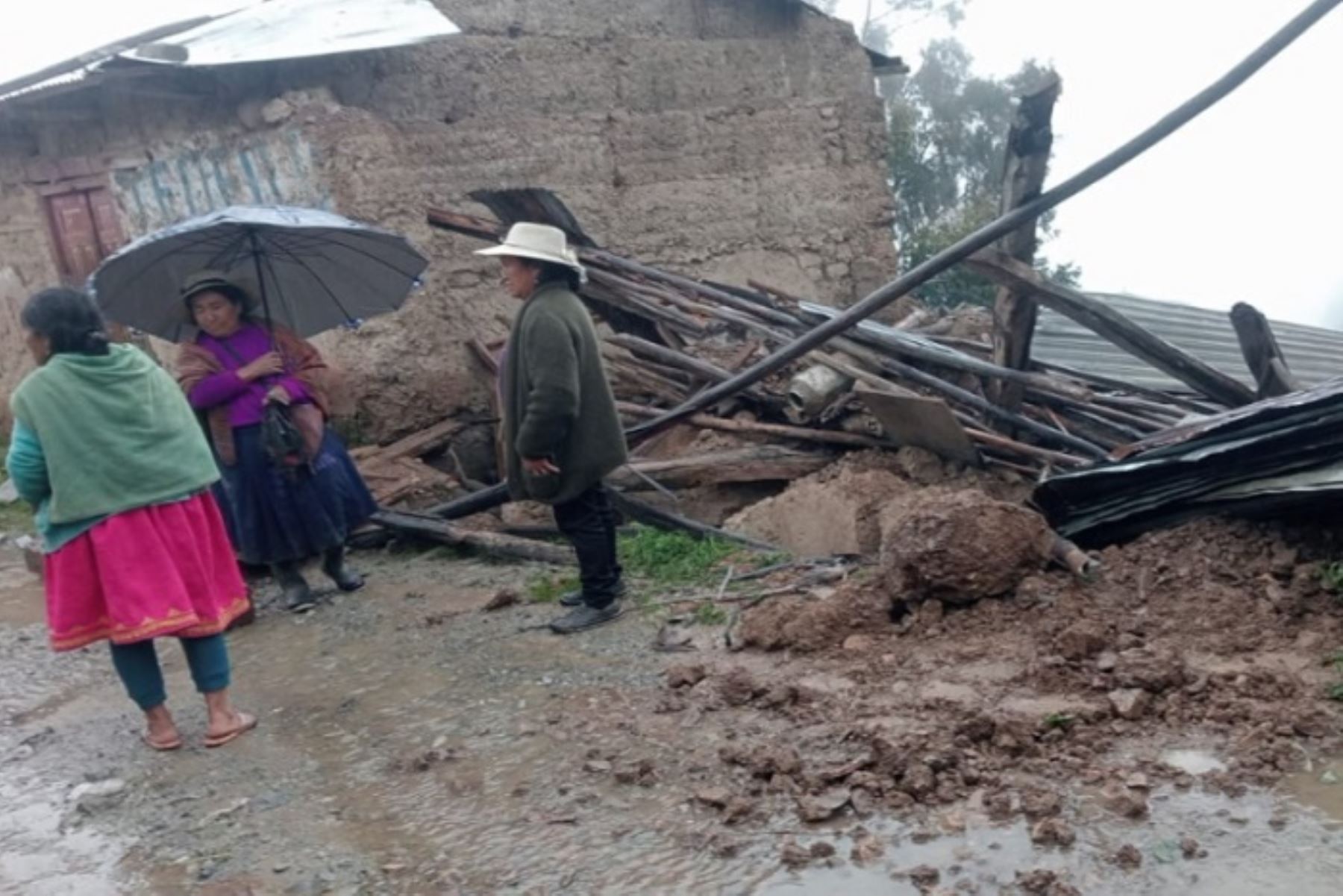 Un total de 13,437 personas resultaron afectadas y 3,325 fueron registradas como damnificadas.