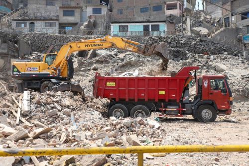 Intervención del Cerro Candela en Ate. (Foto: ANDINA / Difusión)