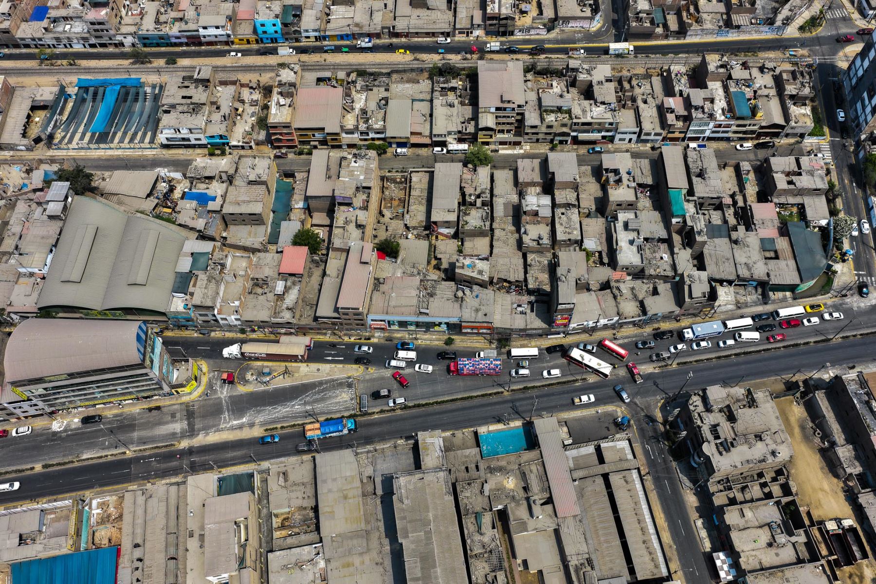 La Municipalidad de Ate implementó desvíos vehiculares por la ejecución de obras de mejoramiento y ampliación del servicio de movilidad urbana en la Av. Nicolás Ayllón, en el tramo entre la calle Santa María y la calle El Progreso. Foto: ANDINA/Juan Carlos Guzmán