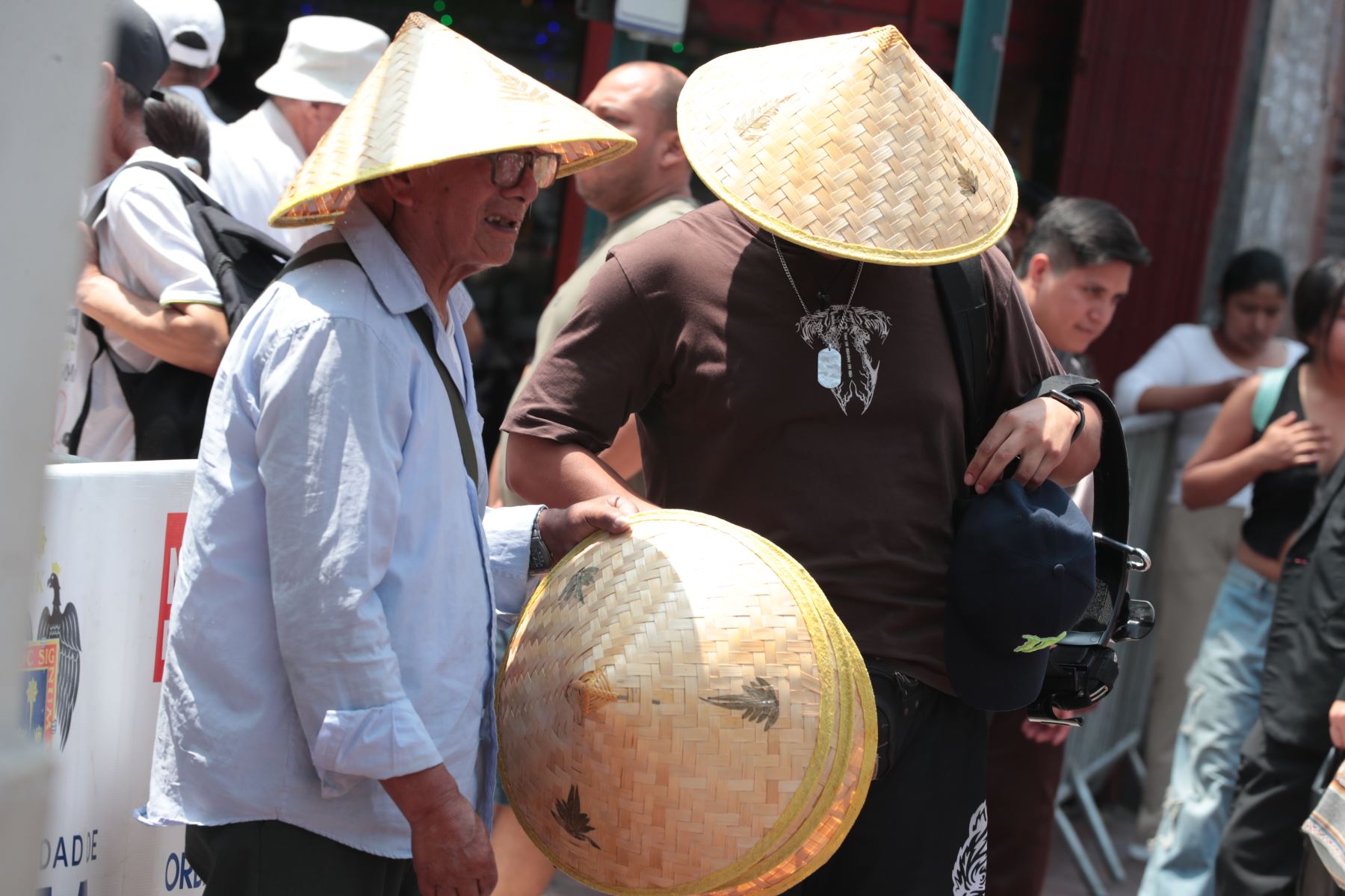 El índice Ultravioleta(IUV) registra valores elevados principalmente durante el mediodía, entre las 10:00 a.m y las 4:00 p.m, franja horaria considerada de mayor peligro para la exposición directa al sol.
Foto:ANDINA/Verónica Calderón Zúñiga