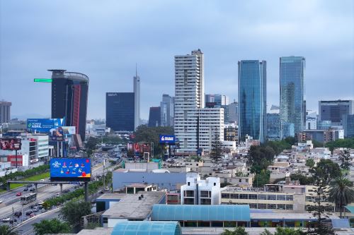 Vista del centro financiero de Lima. ANDINA/Daniel Bracamonte
