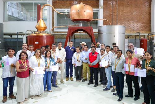 “Creemos en un desarrollo productivo que respeta la identidad local y genera oportunidades reales”, destacó el ministro César Quispe. Foto: PRODUCE/Difusión.