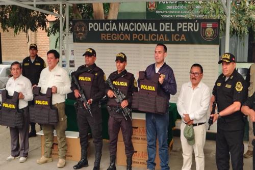 El ministro Vicente Tiburcio y el gobernador regional Jorge Hurtado suscribieron un Convenio Específico de Cooperación Interinstitucional, que permitirá la adquisición de 3500 chalecos antibalas, que serán distribuidos entre el personal policial.