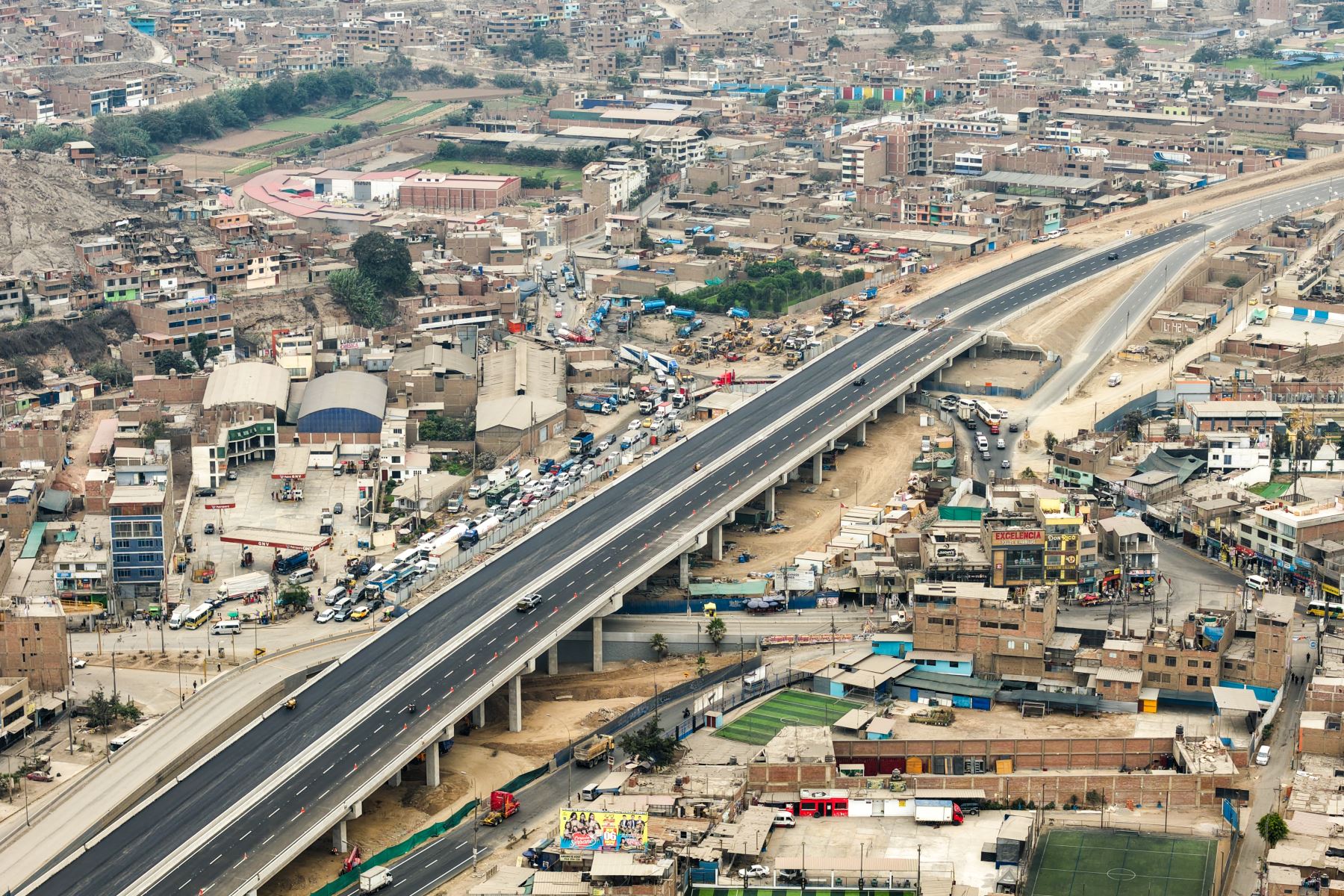 La Municipalidad Metropolitana de Lima habilitó el tránsito vehicular por el by pass Las Torres, ubicado en la autopista Ramiro Prialé, en el sentido Lima–Chosica, como parte de la marcha blanca iniciada este viernes 9 de enero. La apertura permitirá evaluar el funcionamiento de la infraestructura antes de su puesta en operación definitiva. Foto: ANDINA/Ricardo Cuba