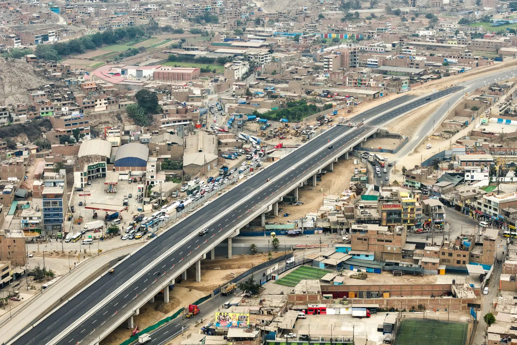La Municipalidad Metropolitana de Lima habilitó el tránsito vehicular por el by pass Las Torres, ubicado en la autopista Ramiro Prialé, en el sentido Lima–Chosica, como parte de la marcha blanca iniciada este viernes 9 de enero. La apertura permitirá evaluar el funcionamiento de la infraestructura antes de su puesta en operación definitiva. Foto: ANDINA/Ricardo Cuba