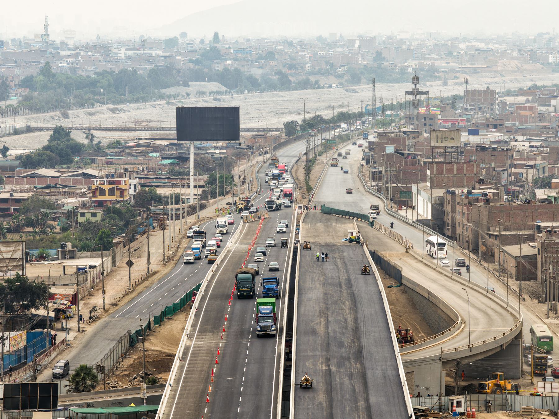 El bypass reducirá el tiempo de viaje entre Lima y Chosica, reduciendo el traslado de una hora y media a solo 45 minutos, lo que representa un impacto positivo en la vida de 2 millones de ciudadanos que viven en la zona de Lima Este, según estimados de la comuna limeña. Foto: ANDINA/Ricardo Cuba