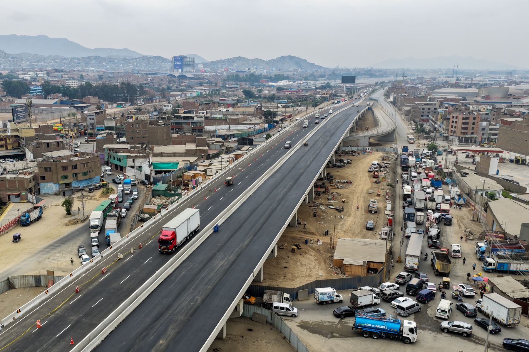 La Autoridad de Transporte Urbano para Lima y Callao (ATU) confirmó que el Bypass Las Torres no será exclusivo para vehículos particulares: también lo usarán cuatro empresas de transporte formal con servicios exprés que reducirán tiempos de viaje en el eje Ramiro Prialé. Foto: ANDINA/Ricardo Cuba