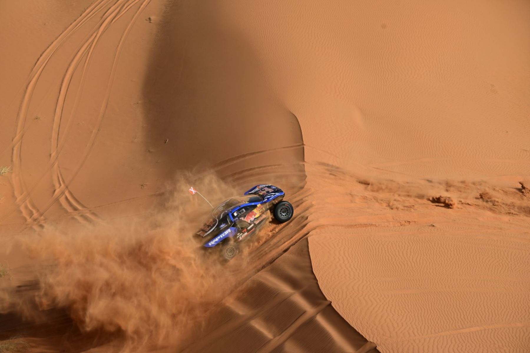 Los pilotos sudamericanos continúan mostrando protagonismo en ambas categorías, manteniéndose en posiciones expectantes dentro de la general. Su regularidad los mantiene en la pelea por los primeros lugares a pesar de las duras condiciones del recorrido. Foto: AFP