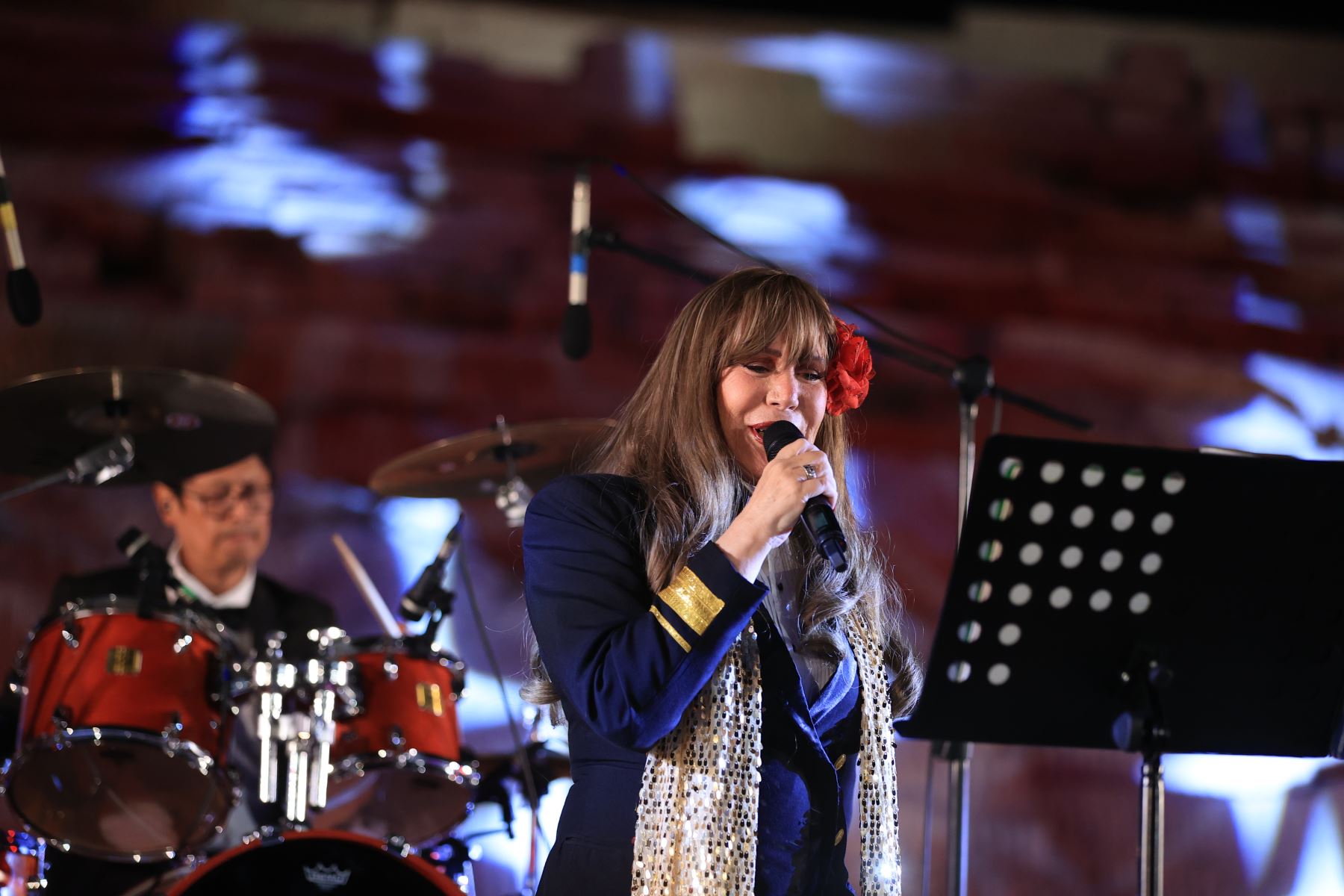 El distrito de Miraflores conmemoró su 169 aniversario de creación con una sesión solemne encabezada por el alcalde Carlos Canales. La ceremonia reunió a regidores, autoridades invitadas, representantes de diversos sectores y vecinos del distrito. En su discurso, el burgomaestre resaltó los principales logros y avances de su gestión, anunció próximas obras y proyectos, y se rindió un reconocimiento a miraflorinos y servidores que contribuyeron al desarrollo del distrito. Foto: ANDINA/Jhonel Rodríguez