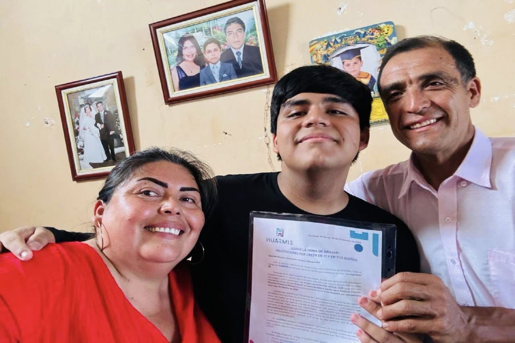 Fue seleccionado para formar parte de la tripulación de 8 estudiantes peruanos que viajarán a los Estados Unidos para conocer el Kennedy Space Center de la NASA.