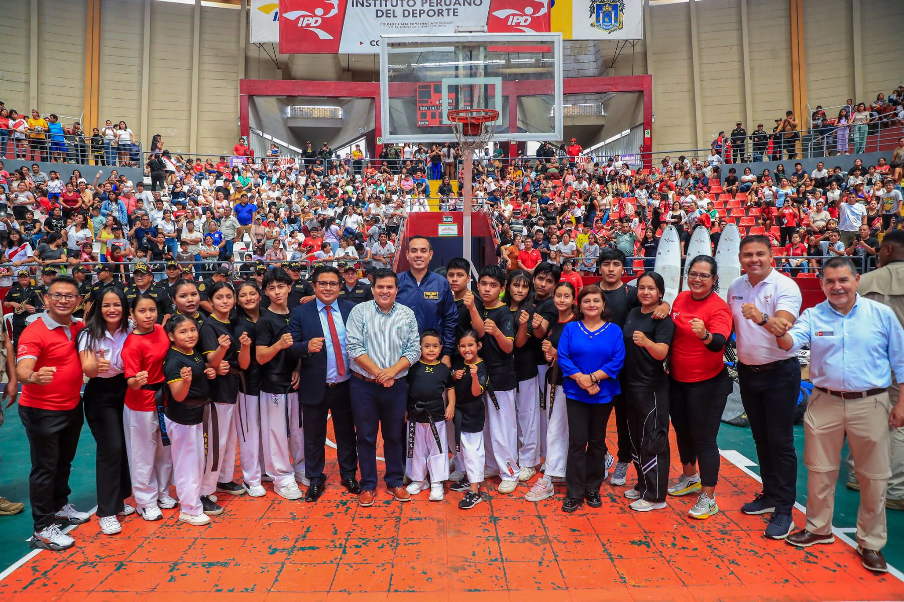 Con la presencia del presidente de la República, se inauguró la Academia IPD 2026, beneficiando a 5,040 niños y jóvenes de La Libertad. Además de iniciar este programa gratuito y descentralizado, se realizaron premiaciones al talento nacional, reconociendo el esfuerzo de quienes ya dejan en alto nuestro Perú. Foto: Presidencia