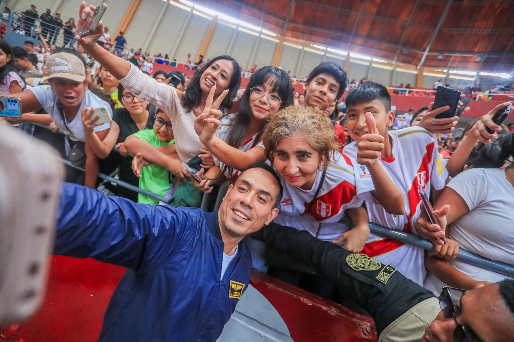 Con la presencia del presidente de la República, se inauguró la Academia IPD 2026, beneficiando a 5,040 niños y jóvenes de La Libertad. Además de iniciar este programa gratuito y descentralizado, se realizaron premiaciones al talento nacional, reconociendo el esfuerzo de quienes ya dejan en alto nuestro Perú. Foto: Presidencia