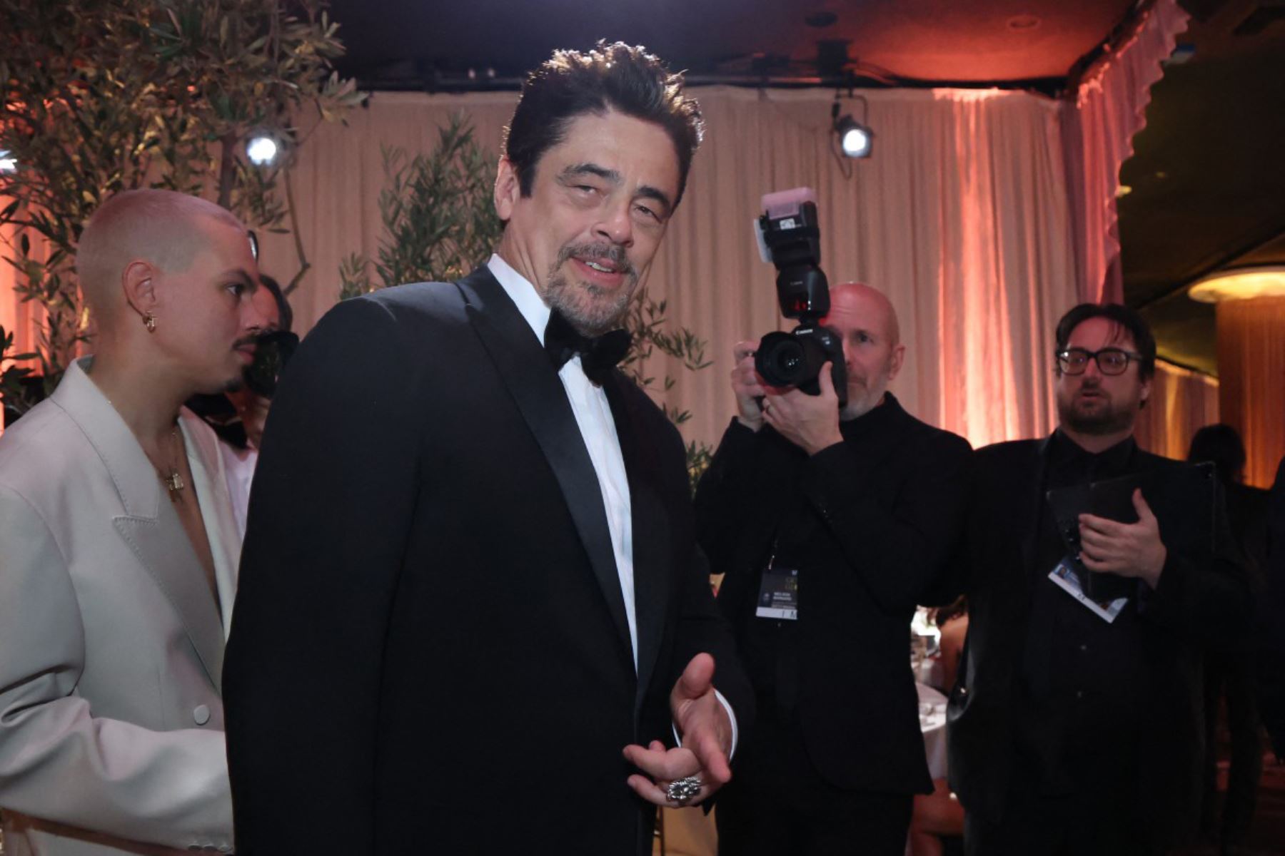 El actor puertorriqueño Benicio del Toro asiste a la 83.ª edición de los Premios Globo de Oro en el hotel Beverly Hilton en Beverly Hills, California.
Foto: AFP