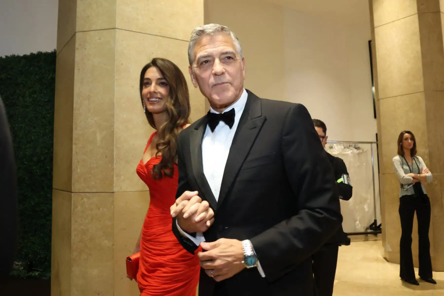 El actor estadounidense George Clooney y su esposa, la abogada libanesa-británica Amal Clooney, asisten a la 83.ª edición de los Premios Globo de Oro en el hotel Beverly Hilton de Beverly Hills, California.
Foto: AFP