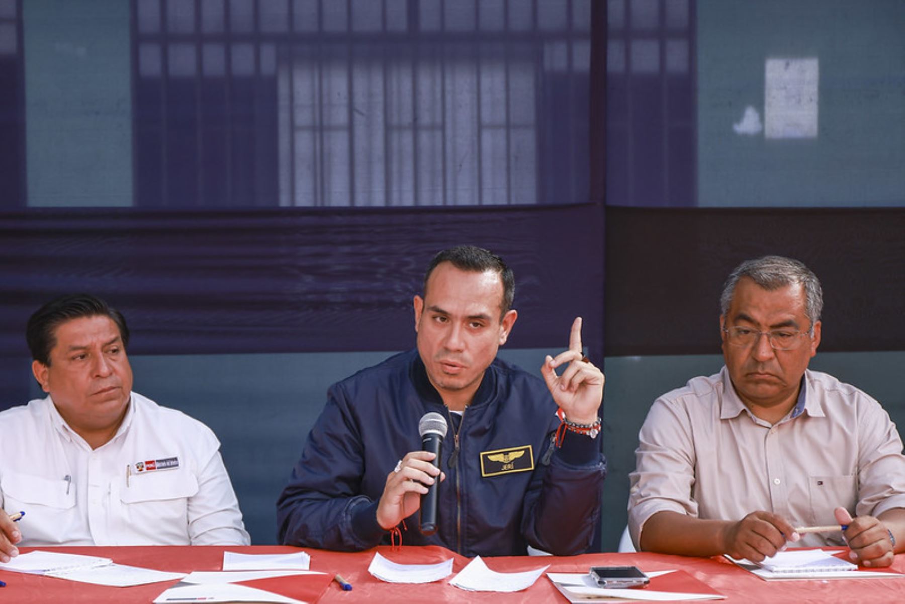 El presidente de la república, José Jerí, lideró hoy una reunión estratégica con los gremios de transportistas, priorizando la seguridad frente a la criminalidad. Foto: ANDINA/ Prensa Presidencia