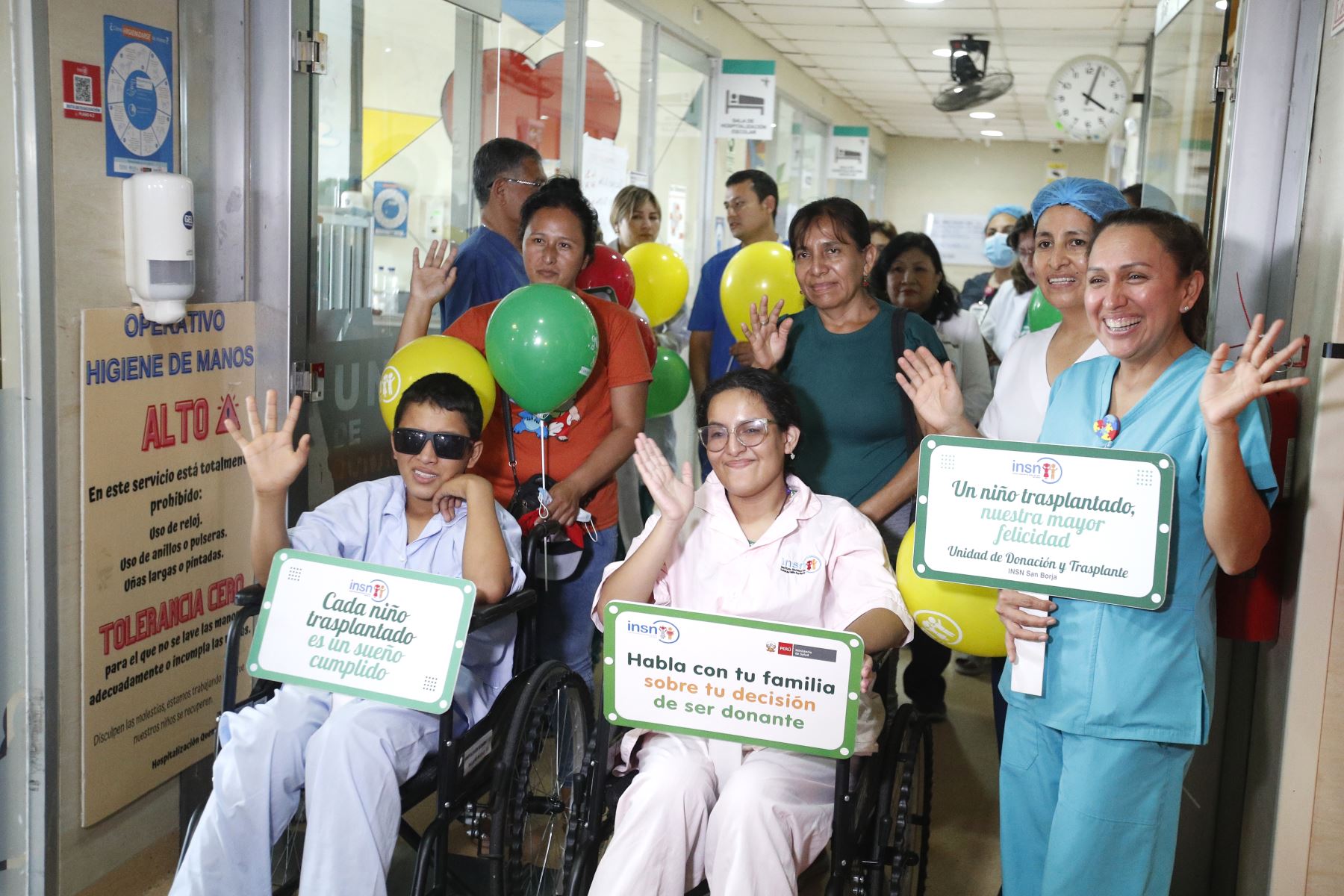 La historia de Lolita (16) y Abner (13) son testimonios de vida, ayudan a concientizar sobre el poder de la donación de órganos y la generosidad de las familias que deciden donar la córnea de sus seres queridos después de su partida y también un recordatorio de la importancia de realizar este acto de amor al prójimo y de la diferencia que puede hacer en la vida de las personas que lo necesitan y en su entorno más cercano.
Foto: ANDINA/Eddy Ramos