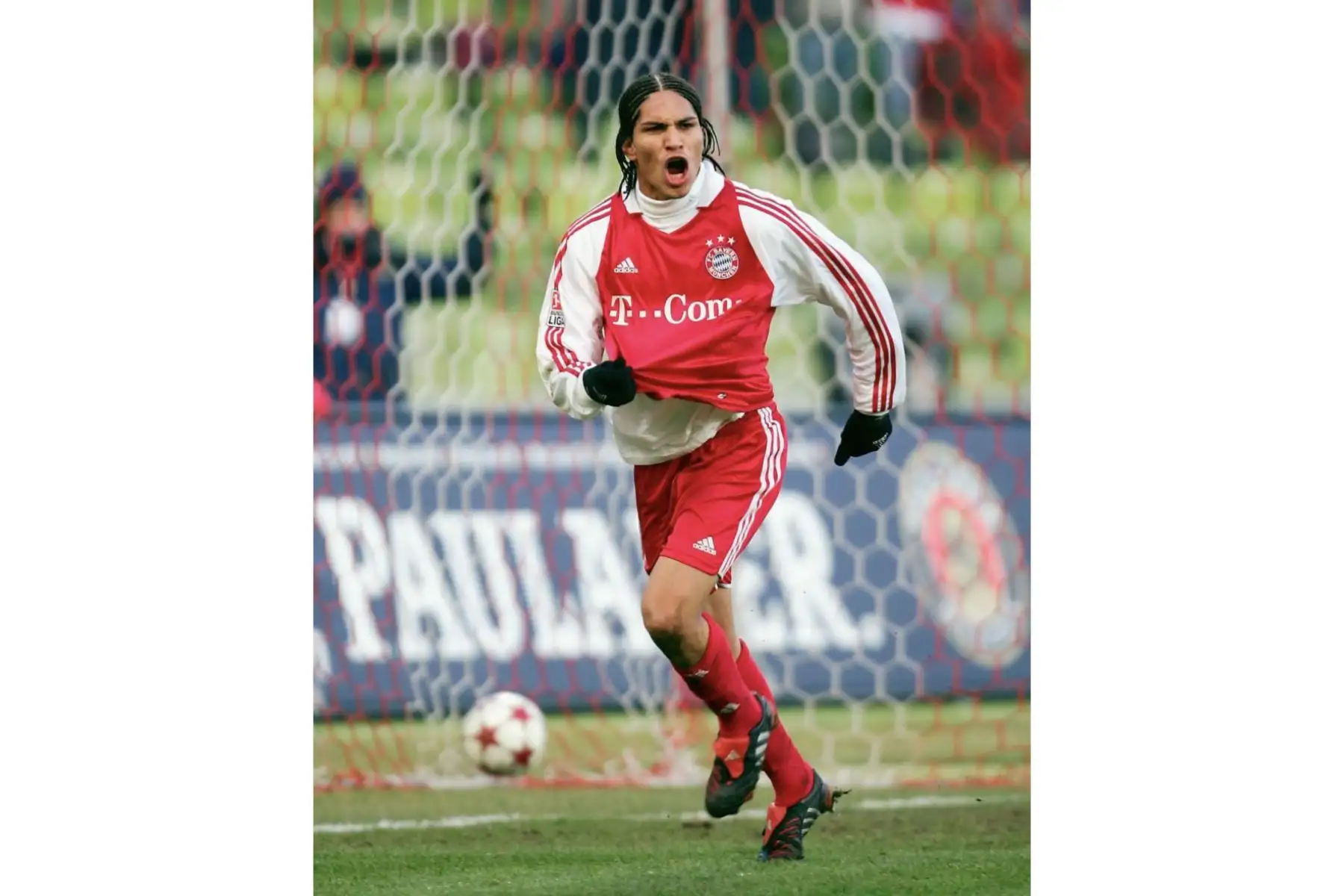 La llegada de Paolo Guerrero al Bayern München representó un hito para el fútbol peruano en Europa. Su presencia en un club de élite no sólo elevó su perfil como jugador, sino que también amplió la visibilidad de talento sudamericano en el fútbol alemán. Foto: Redes Sociales