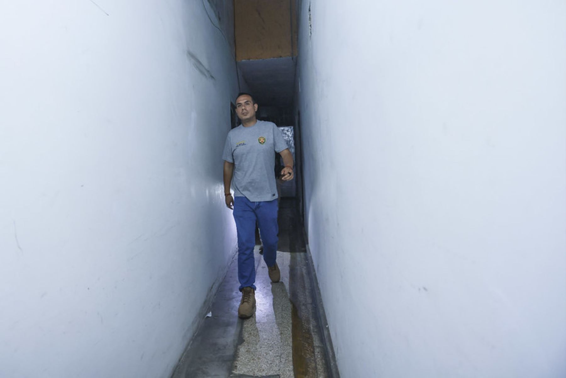 El presidente José Jerí, lideró esta madrugada diversos operativos policiales que permitieron el allanamiento de inmuebles y la captura de integrantes de bandas criminales dedicadas a extorsionar a empresas de transporte. Foto: ANDINA/ Prensa Presidencia