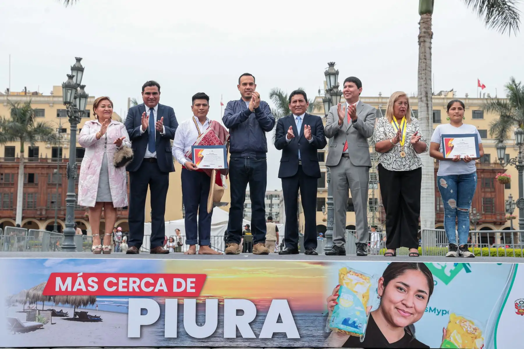 Presidente José Jerí participa en la feria multisectorial “Más cerca del Perú”, edición Piura, donde se expone lo mejor de la cultura, la historia y la producción de dicha región ubicada en el norte peruano.
Foto: ANDINA/ Prensa Presidencia