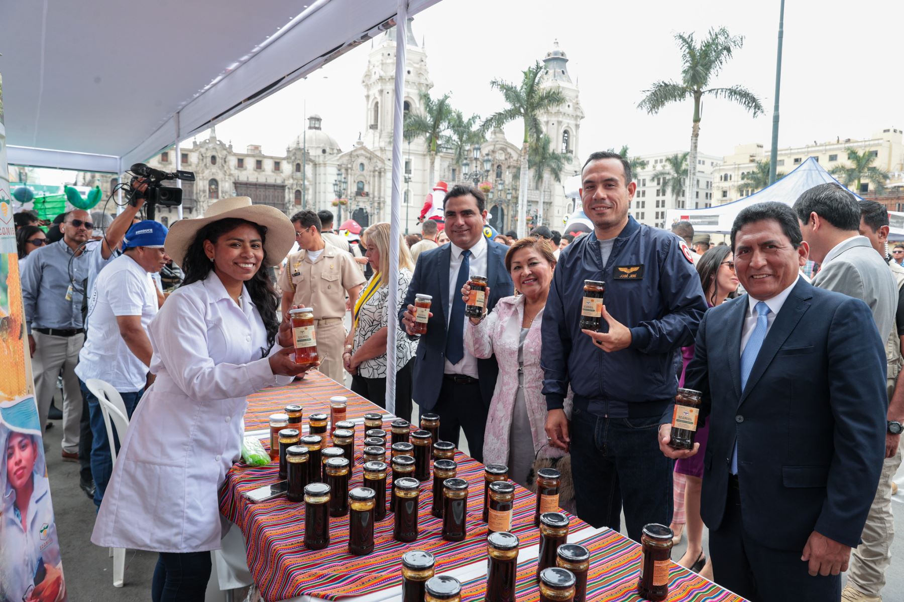 Presidente José Jerí participa en la feria multisectorial “Más cerca del Perú”, edición Piura, donde se expone lo mejor de la cultura, la historia y la producción de dicha región ubicada en el norte peruano.
Foto: ANDINA/ Prensa Presidencia