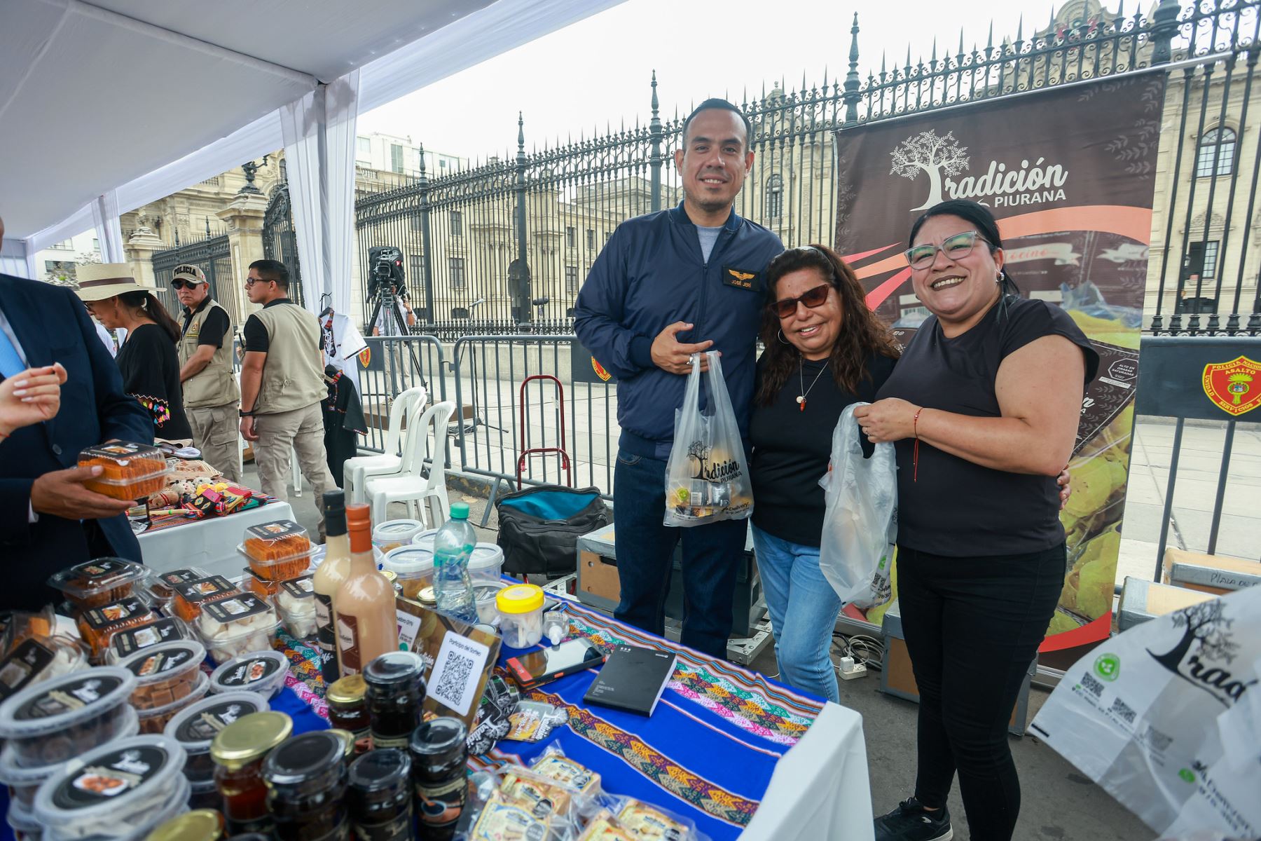 Presidente José Jerí participa en la feria multisectorial “Más cerca del Perú”, edición Piura, donde se expone lo mejor de la cultura, la historia y la producción de dicha región ubicada en el norte peruano.
Foto: ANDINA/ Prensa Presidencia