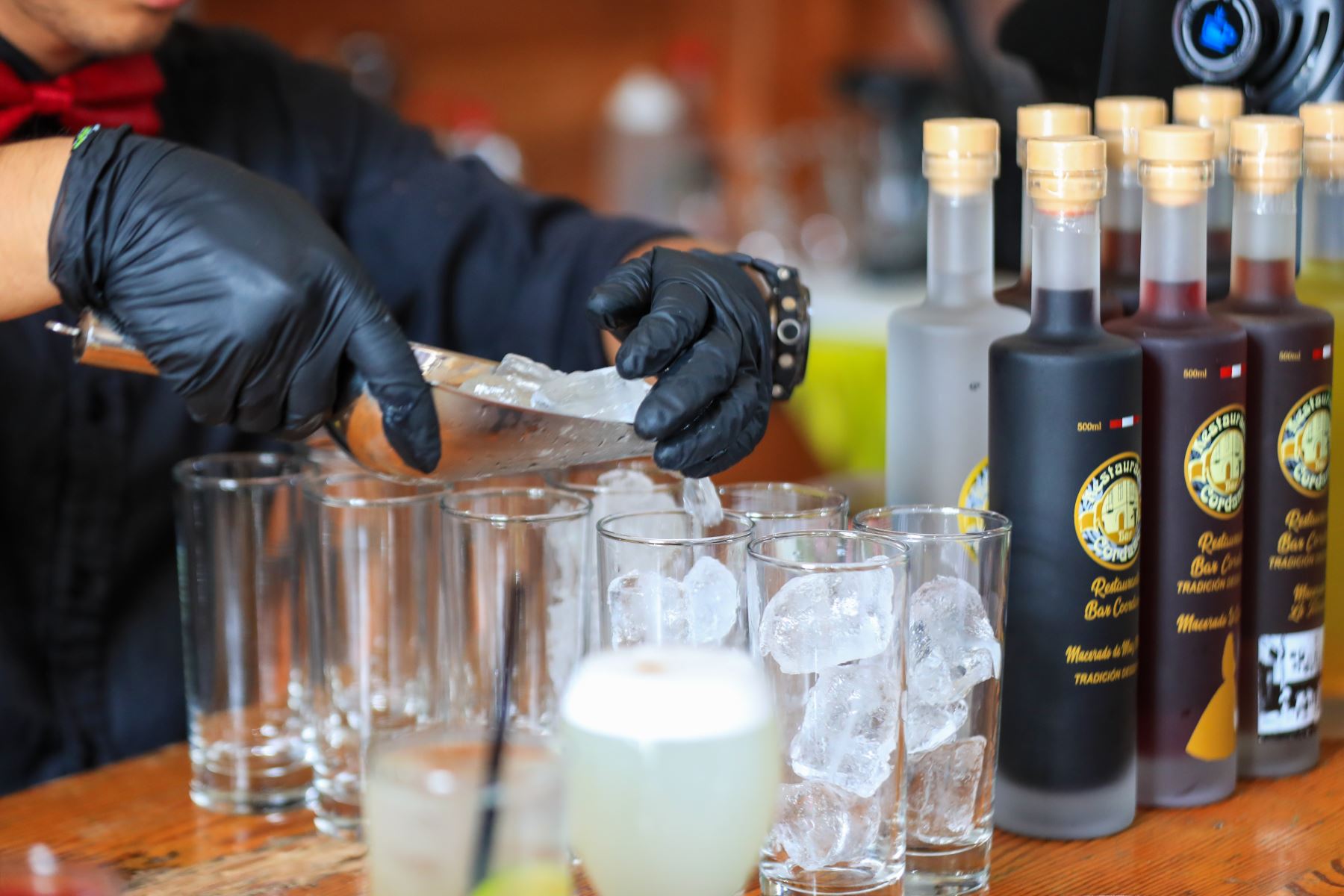 Más que un restaurante, el Bar Cordano representa una tradición que se ha transmitido de generación en generación, manteniendo vigente un espacio donde la gastronomía y la historia limeña dialogan a diario. Foto: ANDINA/Ricardo Cuba