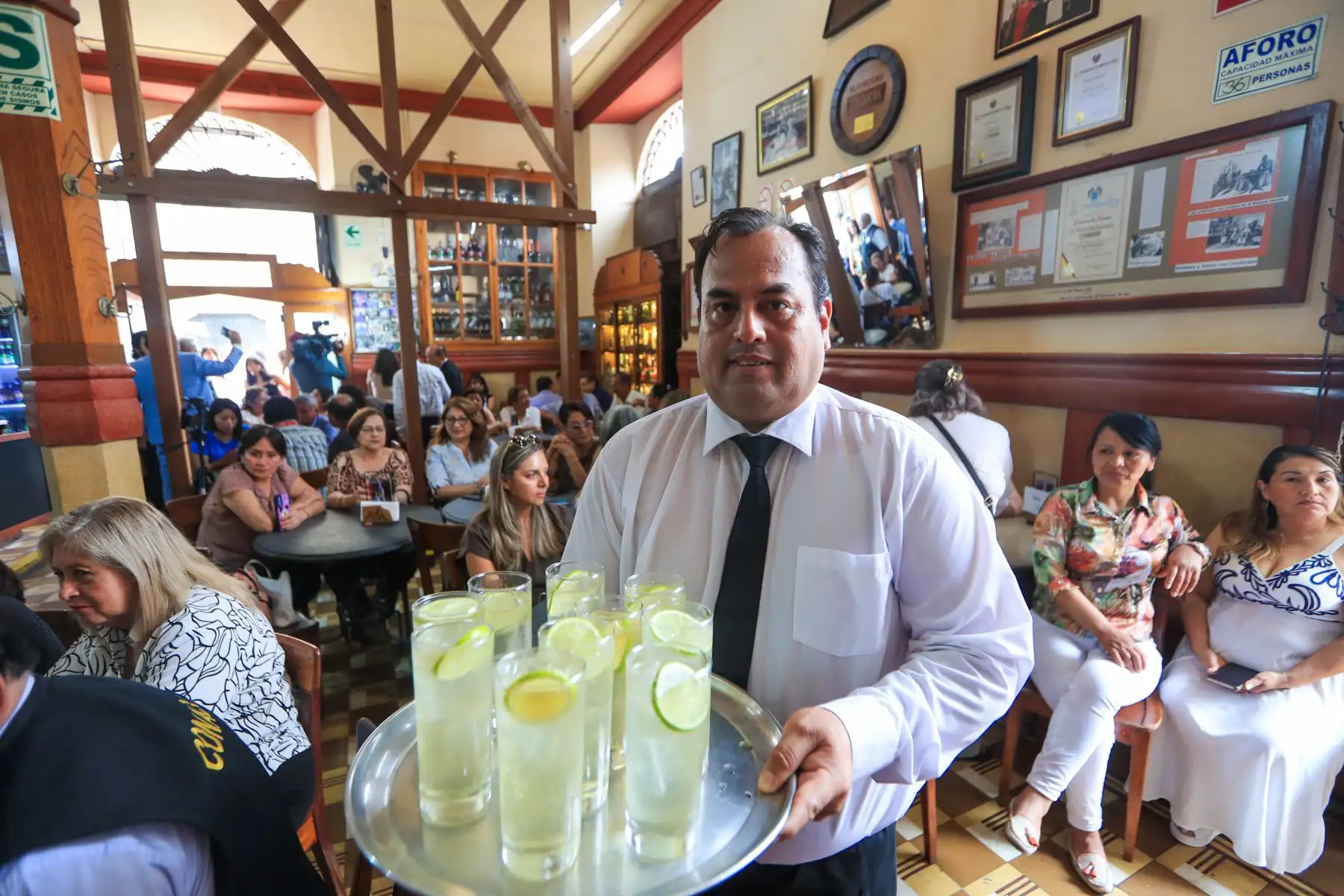 Fundación italiana. El local fue creado por inmigrantes italianos como un sencillo expendio de comidas que con el paso del tiempo se convirtió en uno de los bares–restaurantes más icónicos de Lima. Foto: ANDINA/Ricardo Cuba