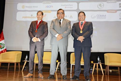 Con la participación del ingeniero CIP Luis Enrique Bravo de la Cruz, ministro de Energía y Minas, se inauguró la Semana de la Ingeniería de Minas 2026, organizada por el Capítulo de Ingeniería de Minas del Consejo Departamental de Lima del Colegio de Ingenieros del Perú (CIP Lima). Foto: ANDINA/difusión.