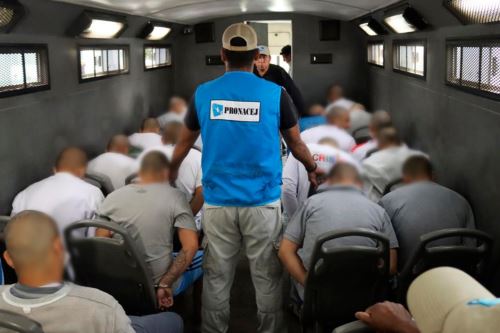 Traslado de adolescentes en conflicto con la ley penal se desarrolló con apoyo de la PNP. Foto: PRONACEJ/Difusión.