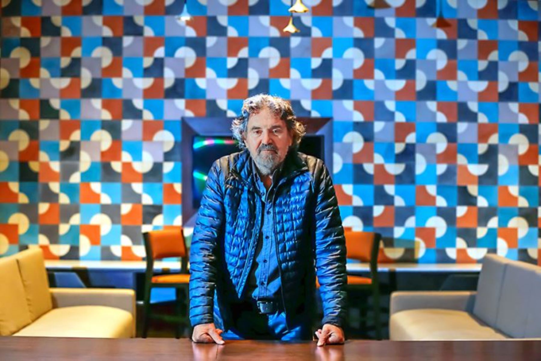 El cineasta peruano Francisco Lombardi recibirá un reconocimiento en el Festival de Cine de Málaga por su destacada trayectoria y su aporte al cine iberoamericano. Con ese motivo, presentamos una galería fotográfica que recorre su obra y legado, con imágenes de sus películas más emblemáticas, escenas de rodaje y fotografías de archivo, en un recorrido visual por más de cuatro décadas de cine peruano que marcaron a generaciones. Foto: ANDINA/Archivo