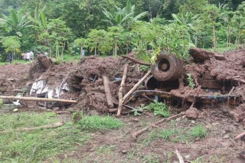 Huaico en Perené, en la selva central (Junín), sepultó a tres adultos y una menor de edad. Foto: Cortesía Pedro Tinoco