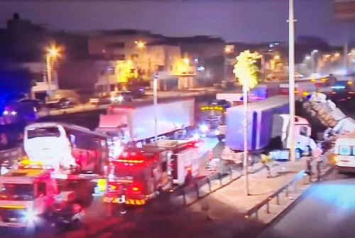 Un muerto y 10 heridos deja choque múltiple en la Panamericana sur. Foto: ANDINA/capturaTV