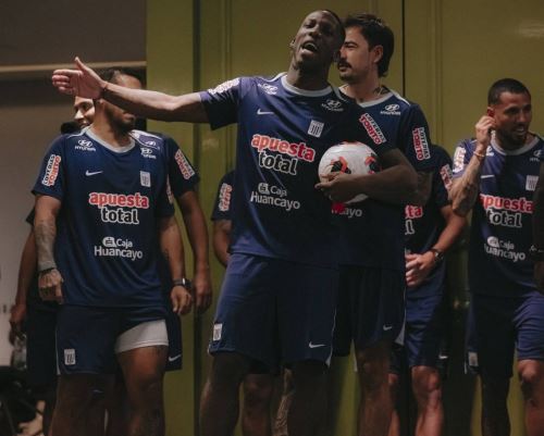 Luis Advíncula se alista para su debut con la camiseta de Alianza Lima