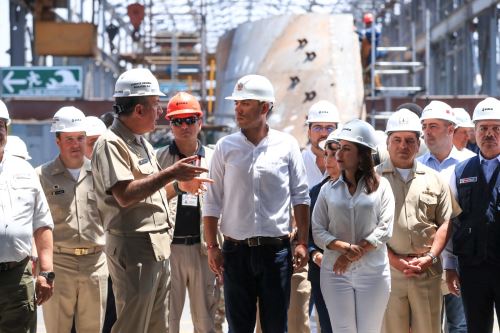Presidente José Jerí supervisa instalaciones de los Servicios Industriales de la Marina