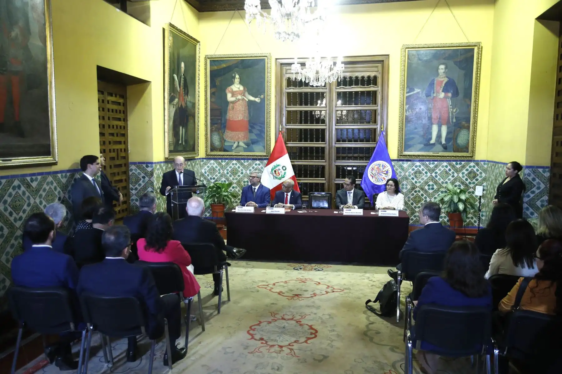 El Gobierno peruano reiteró su compromiso con un proceso electoral transparente y participativo, asegurando facilidades logísticas y apoyo institucional a la misión de observadores de la OEA que supervisará las elecciones generales previstas para el 12 de abril de 2026.
Foto: ANDINA/Eddy Ramos