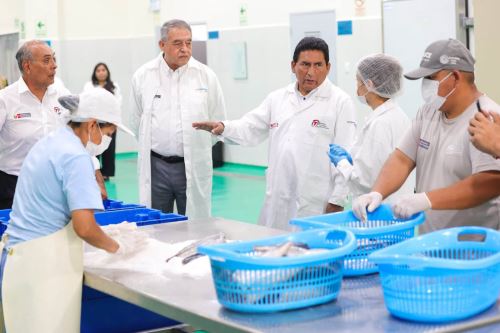 Ministro de la Producción, inspeccionó labor CITE Pesquero, Acuícola y Agroindustrial del Instituto Tecnológico de la Producción (ITP), y los laboratorios de la Autoridad Nacional de Sanidad e Inocuidad en Pesca y Acuicultura (Sanipes) en la región Callao. ANDINA/Difusión