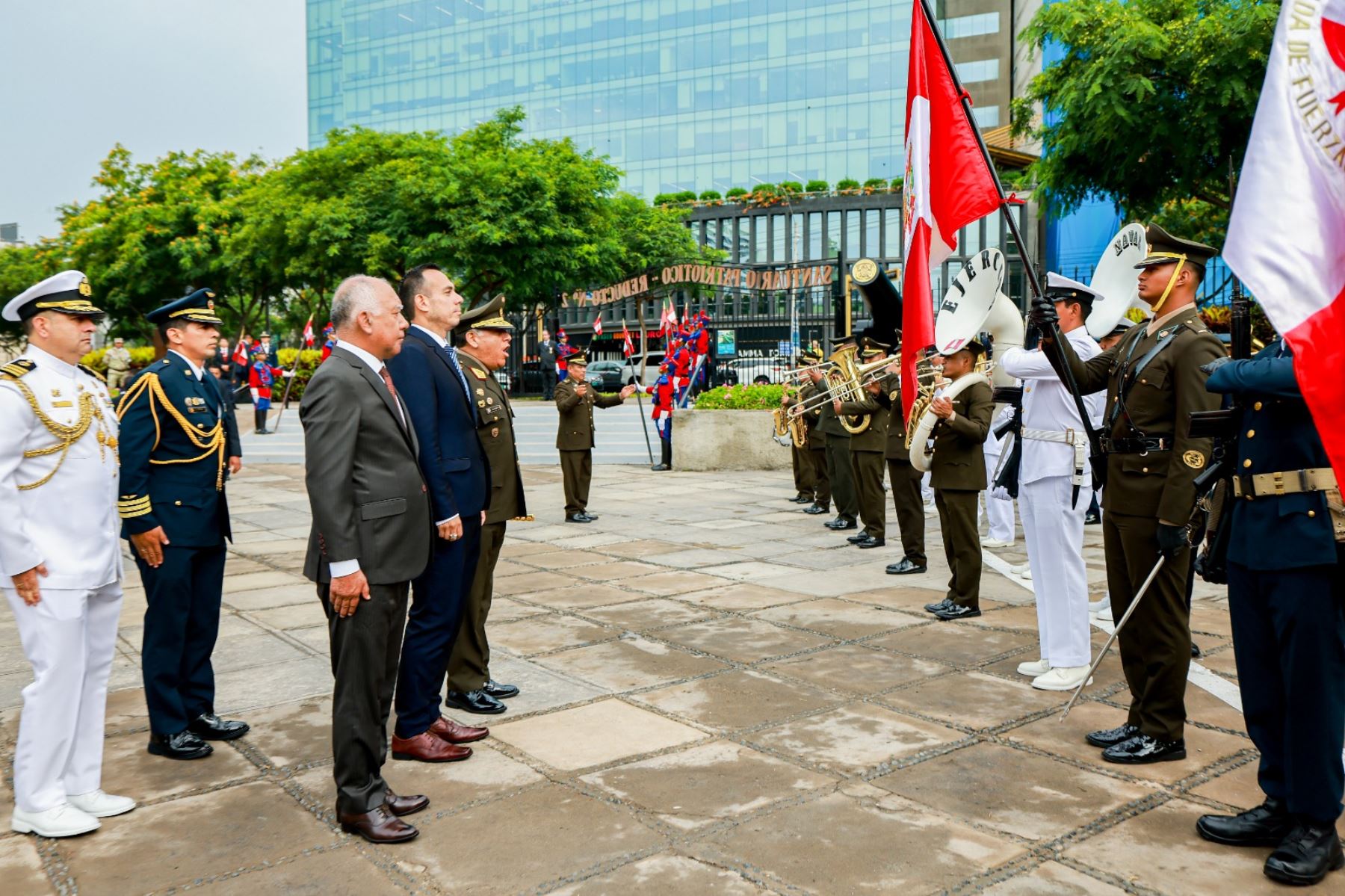 El presidente de la república, José Jerí, participa en la ceremonia por el 145° aniversario de la Batalla de Miraflores. Foto: ANDINA/ Prensa Presidencia