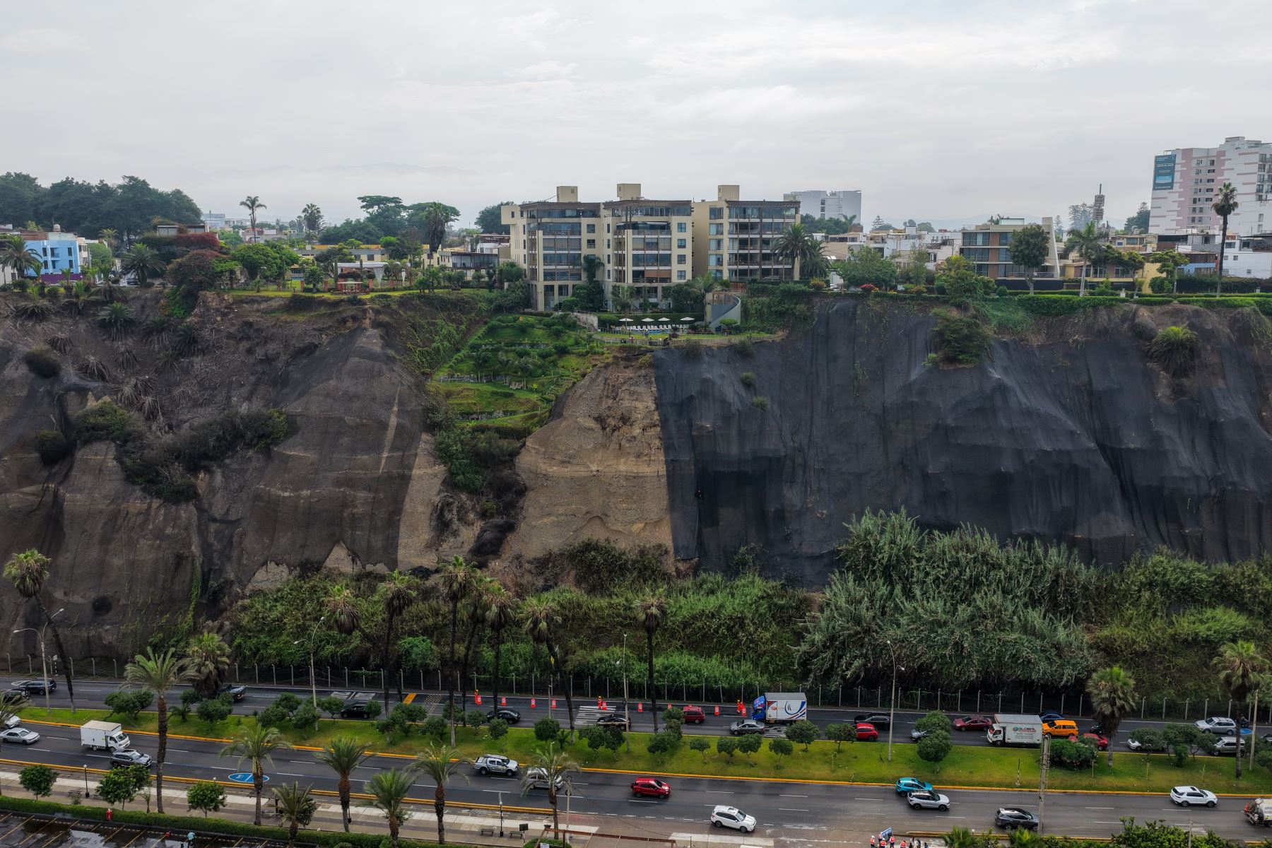 Estas acciones preventivas se desarrollan en los distritos de Magdalena del Mar Miraflores y Barranco, zonas que durante el verano registran un incremento significativo de tránsito vehicular y afluencia de público, tanto en las playas como en la vía costera. Foto: ANDINA/Ricardo Cuba