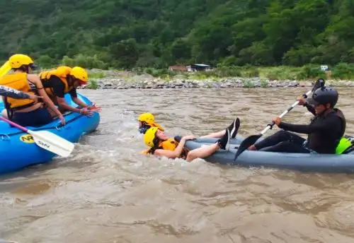 La Gerencia Regional de Comercio Exterior y Turismo de Cusco dispuso el cierre temporal a la actividad del canotaje turístico en los ríos de la región ante el incremento de las lluvias intensas. ANDINA/Difusión