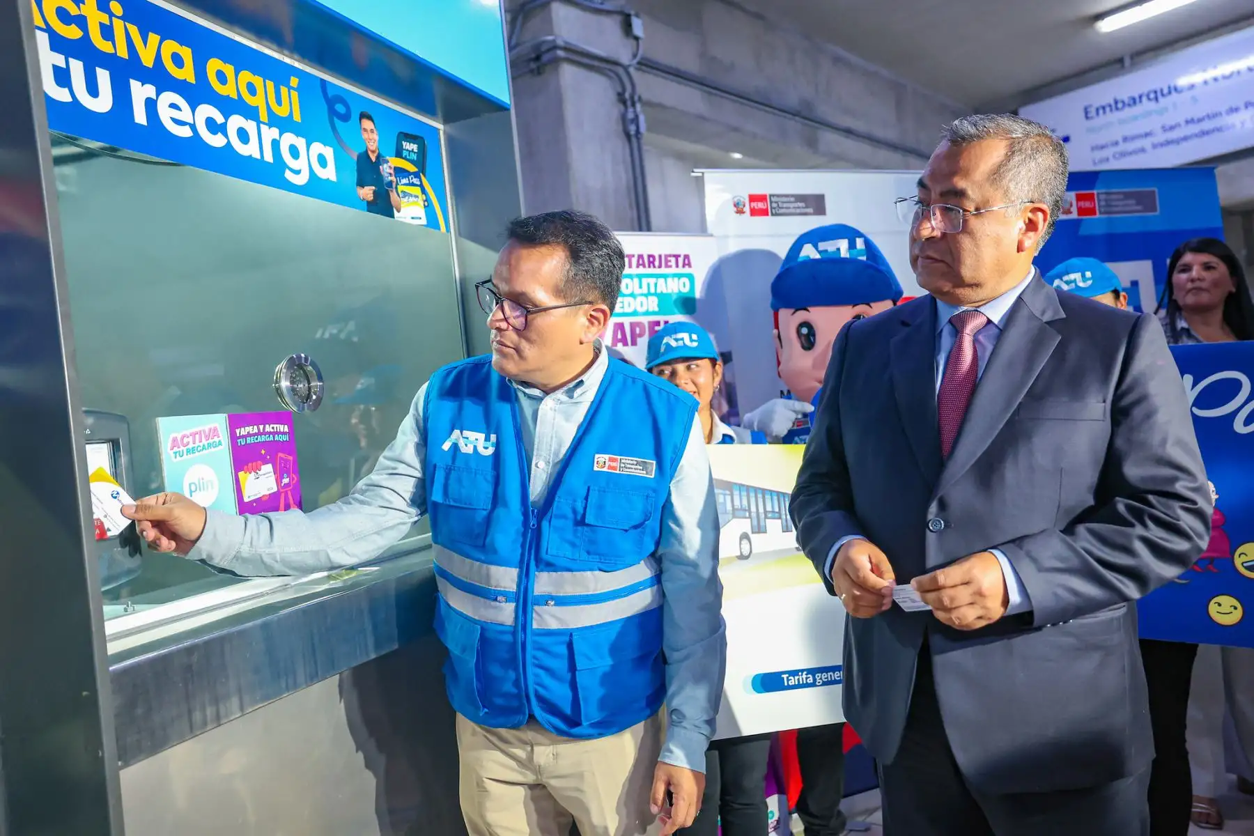 Tras realizar la recarga virtual, el saldo se activa al aproximar la tarjeta a los validadores ubicados en estaciones y buses del sistema, sin necesidad de trámites adicionales. Foto: ANDINA/Difusión